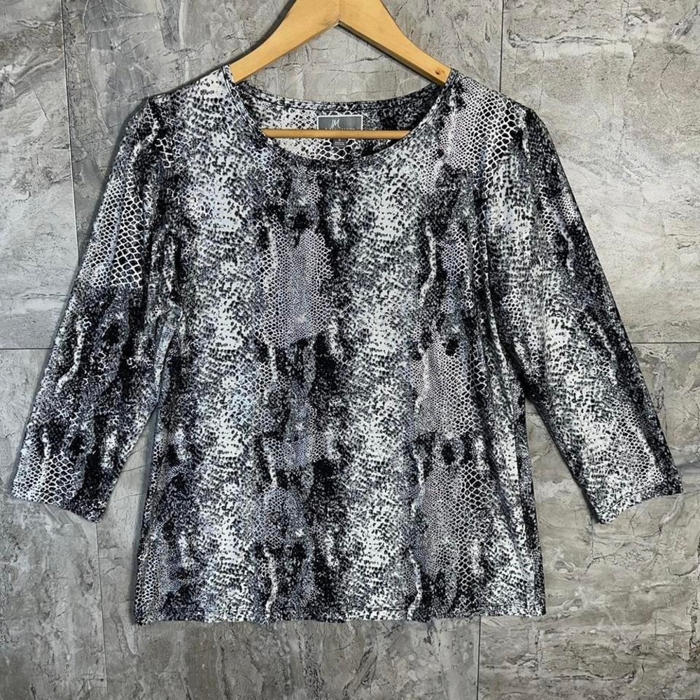 Grey  snakeskin print top  Woman's Size Small‎ JM Collections #snakeskinprint